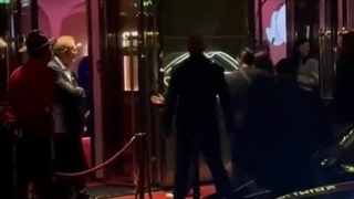 کپشن مهم /منتشر شده از جنی درحال رفتن به Crazy horse برای حمایت از اجرای لیسا