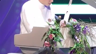 تو یه برنامه از امجی پرسیدن مونبین برات چه معنایی داره بقیه اش کپشن رو بخونید