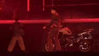 کاور آهنگ روور کای توسط زی