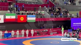 اهتزاز پرچم جمهوری اسلامی پس از دریافت مدال طلای یونس امامى در 2022 هانگژو