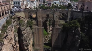 پوئنته نوئوو ؛ از زیباترین پل های جهان که زمانی اتاق شکنجه هم داشته است!