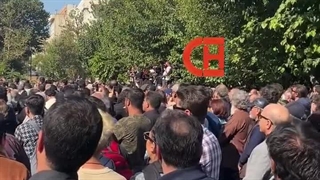 مراسم تشییع پیکر داریوش مهرجویی و همسرش