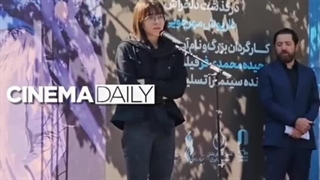 مونا مهرجویی درمراسم تشییع پدر و مادرش: احساس می‌کنم پدر و مادر شانه‌هایم را گرفتند و از من می‌خواهند سرپا بمانم