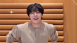 دنس اهنگ Hug از Jeongin