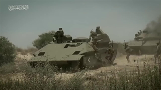 فیلم چگونگی انهدام تجهیزات زرهی دشمن صهیونیستی و اسارت خدمه آن در عملیات طوفان الاقصی