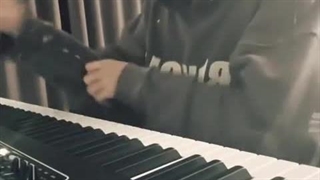 لایو نامجون ( BTS) همراه زیرنویس فارسی آنلاین♡♡ ( در تاریخ 2023.10.18).کپ