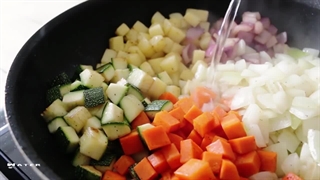 طرز تهیه غذا دریایی به شکل آتشفشان