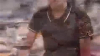 بسیارعالی  کودک است اما چنان یک فرمانده ی ارشد نظامی، با صلابت و اقتدار خطبه میخواند و دم از پیروزیِ نزدیک ...