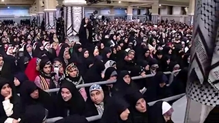 کلمة الطالب الجامعی الفلسطینی عباد عزت امین خلال لقاء طلاب المدارس والجامعات مع الإمام الخامنئی