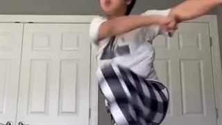 وقتی اوپنینگ انیمه مرد اره ای پخش میشه: