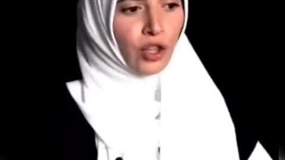 این خانم حمایت خودش رو از فلسطینی ها به این شکل انجام داده(خلاقانه و تاثیرگذار)