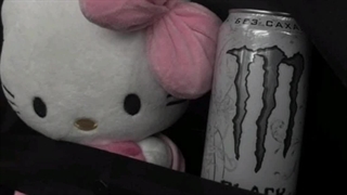 ولی عروسک کیتی>>>>بقیه عروسکا