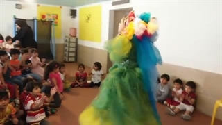 اجرای جشن مهدکودک / استاد رزیتا دغلاوی نژاد (اجرای آهویی دارم خوشگله)