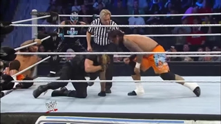 کشتی کج تیمی سه به سه بین The Sheild vs Rey Mysterio & The Usos در Smack Down 2014