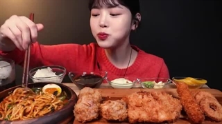 فود اسمر بوکی _ سوخاری و نودل گوشت برای سرگرمی