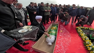 تجدید پیمان مردم مشهد با ایثارگرانِ راهِ ولایت / راه و رسم ما جز شهادت نیست ...