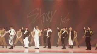 کنسرت STRAY KIDS/آهنگ های LALALALA و S-CLASS