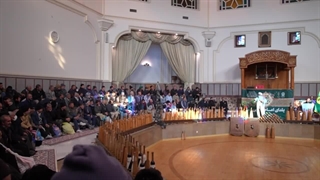 توزیع بسته های حمایتی شب یلدا برای کارگران فصلی مشهد از طرف آستان قدس رضوی