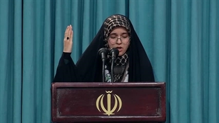 سخنان خانم ریحانه سادات محمودی دانش آموز نخبه محضر رهبر معظم انقلاب ۱۴۰۲/۱۰/۶