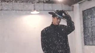 پشت‎‌صحنه‌ی عکسبرداری سهون برای مجله‎‎‌ی SENSE با زیرنویس فارسی