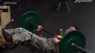 ♻️فیلمی از رقابت نمادین بین تفنگدار نیروی دریای آمریکا و تکاور نوهد ارتش ایران 2024