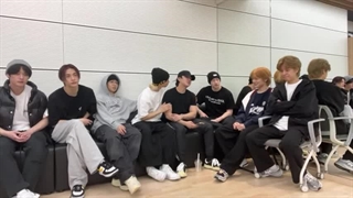 لایو گروهی Stray Kids در یوتیوب به مناسبت شروع سال جدید در تاریخ 2024.01.03 + زیرنویس فارسی (درخواستی)