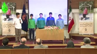 همایش سفیران مهربانی ۷ شهریور1393 - اجرای سرود توسط بچه ها