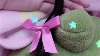 عژب:O  小さな虫