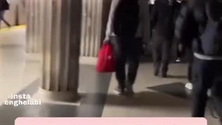 خط یک مترو تورنتو به دلیل خاموشی از کار افتاده حالا اگه همین ایران بود خودتحقیرا به صف شده بودن