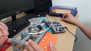 ربات هوشمند توسط نوجوان خلاق