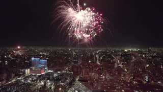 مشهد الرضا(ع) غرق نور و شادی در شب تولد انقلاب اسلامی مردم ایران - فجر 45