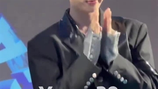 خیلی کیوته!!!اینقدر زیاد بودن موقع احترام گذاشتن حس میکنی غیر ارادی خم میشه!