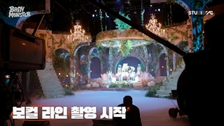 پشت صحنه اسپشیال استیج Stuck In The Middle بیبی مانستر + زیرنویس فارسی