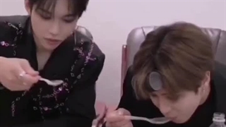 استرس استری کیدز قبل از شروع کنسرت ......(اییی قلبم)