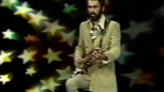 دانلود موزیک ویدیو من مرد تنهای شبم - حبیب .